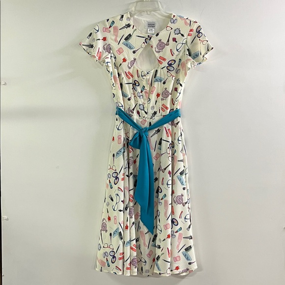 UNIQUE VINTAGE Retro Novelty "Make Up" Print SHT SLV Belted Full Skirt Dress XS - Picture 12 of 16